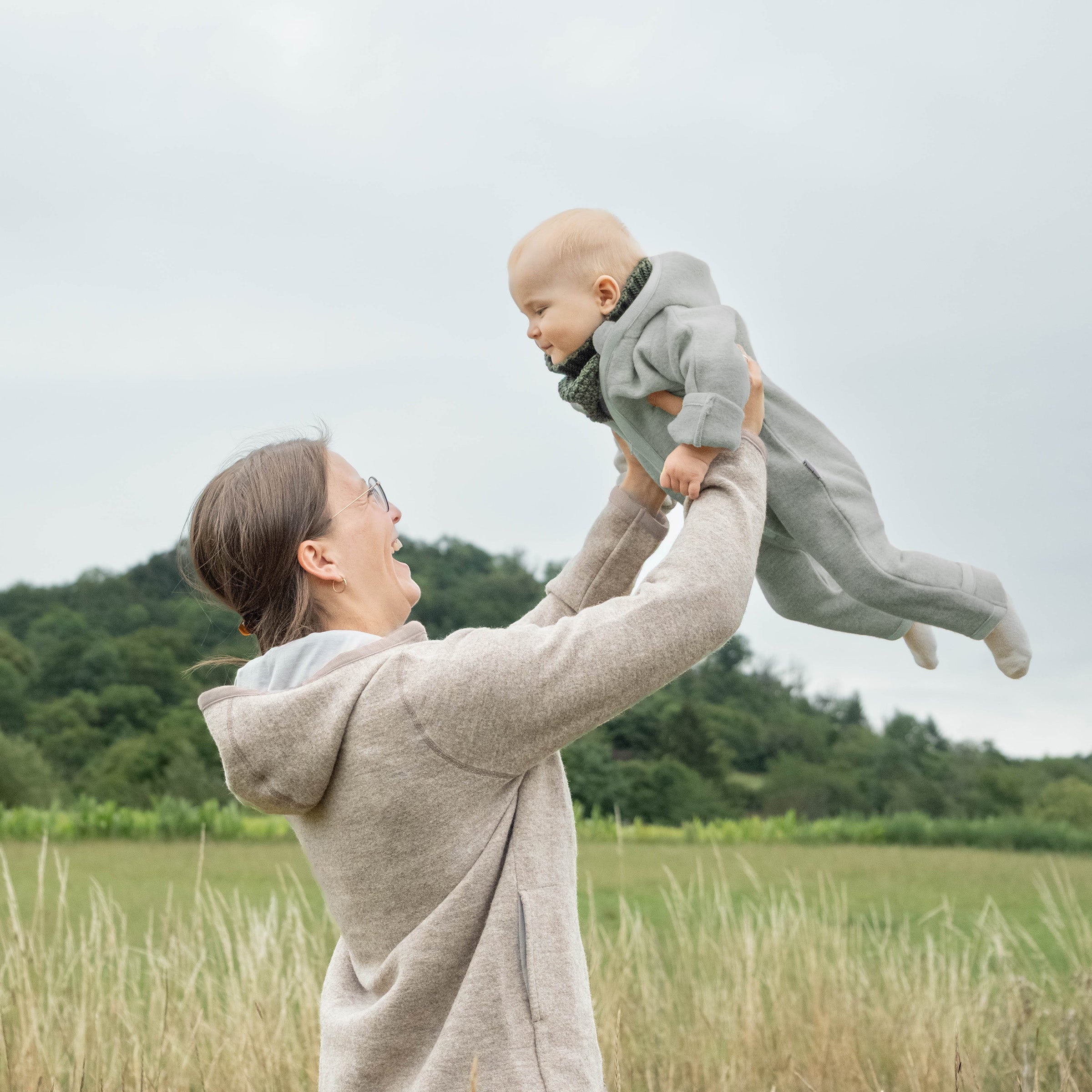 Was ist der beste Stoff für Babykleidung? | Materialien im Überblick