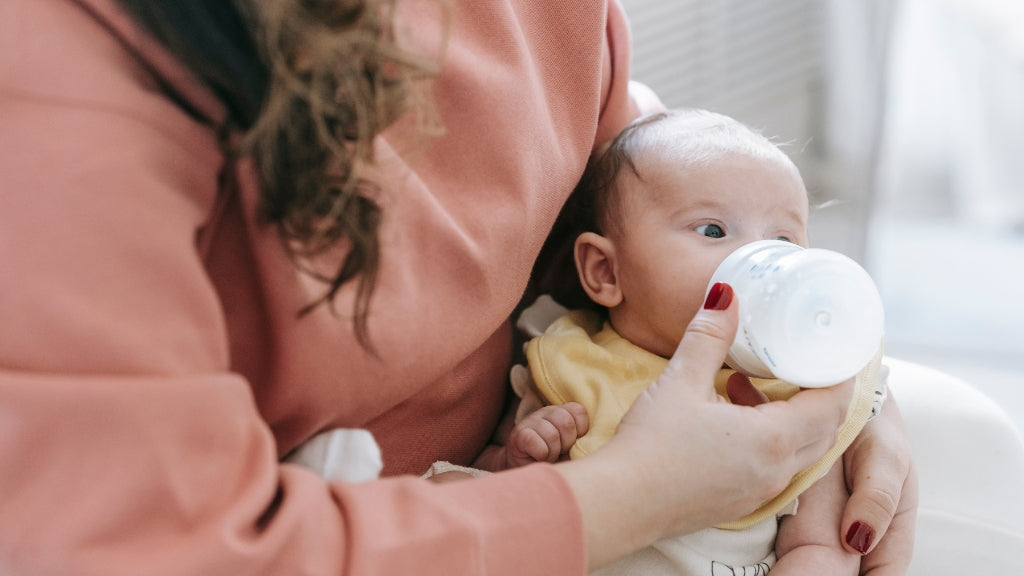 Abstillen: Der richtige Zeitpunkt & wie du dein Baby sanft abstillst