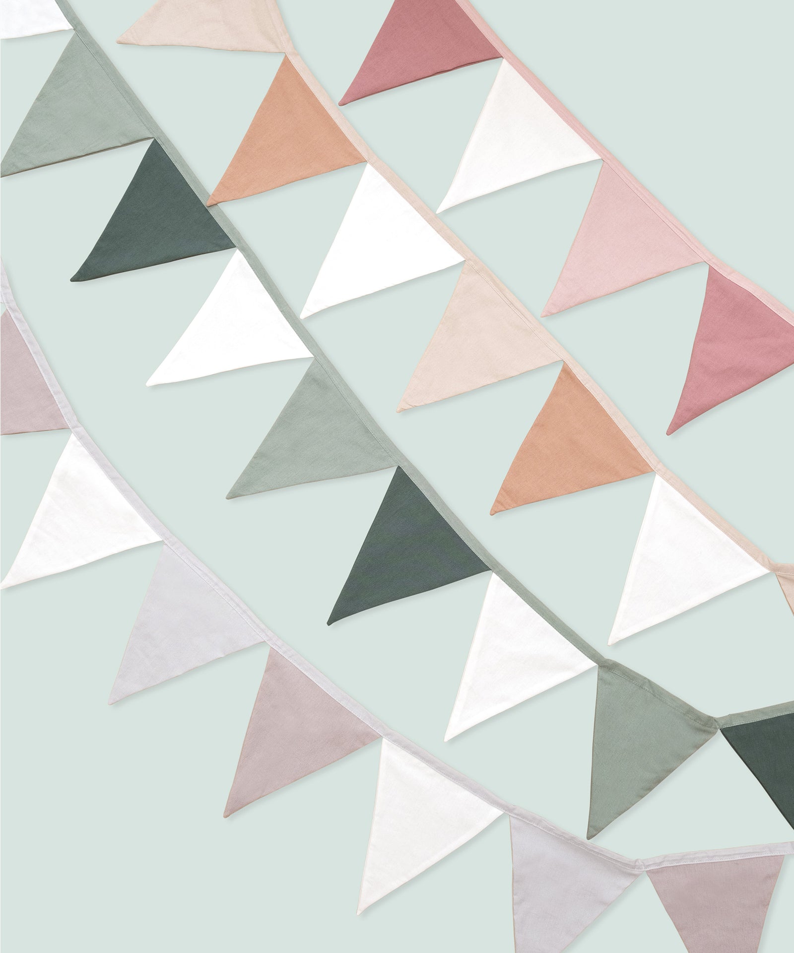 Sechs schöne Farben*Den Betthimmel mit Wimpelkette fürs Hausbett gibt es in verschiedenen Farben, passend zu unserer Kinder Bettwäsche|Wimpelkette in verschiedenen Farben.