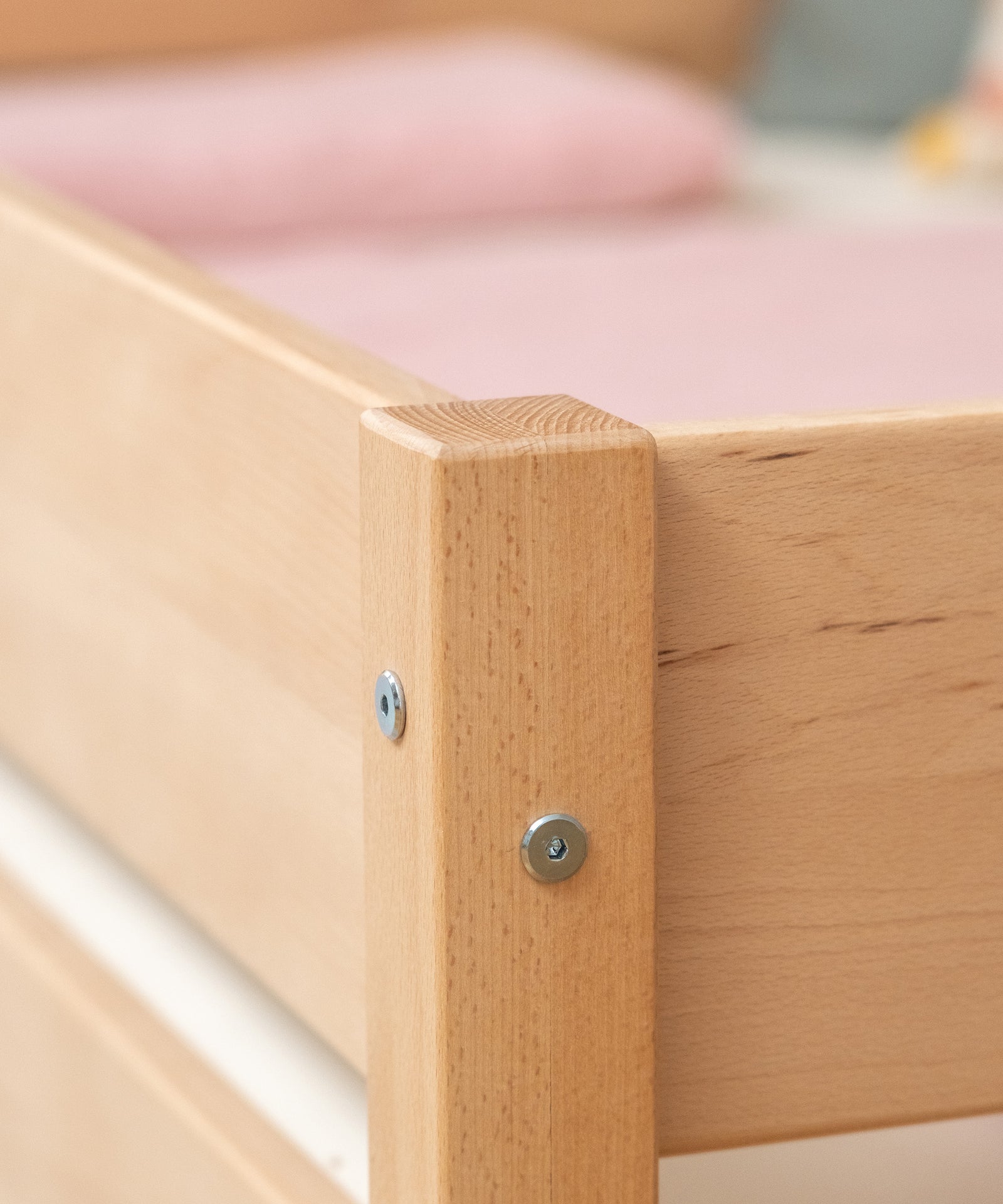 Nahaufnahme hochwertiges Buchenholz.