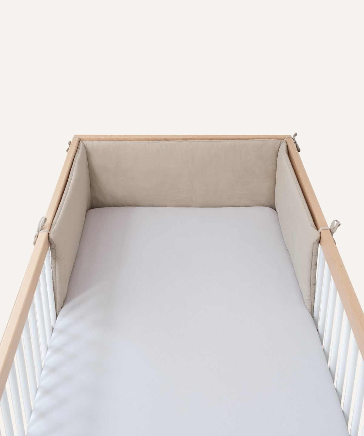 Ehrenkind Bettumrandung Bettumrandung Babybett aus Bio-Baumwolle, (hochwertige Bio-Baumwolle und innen weich gepolstert, Babybett Umrandungen), Bettumrandung Babybett, Gitterbett Schutz