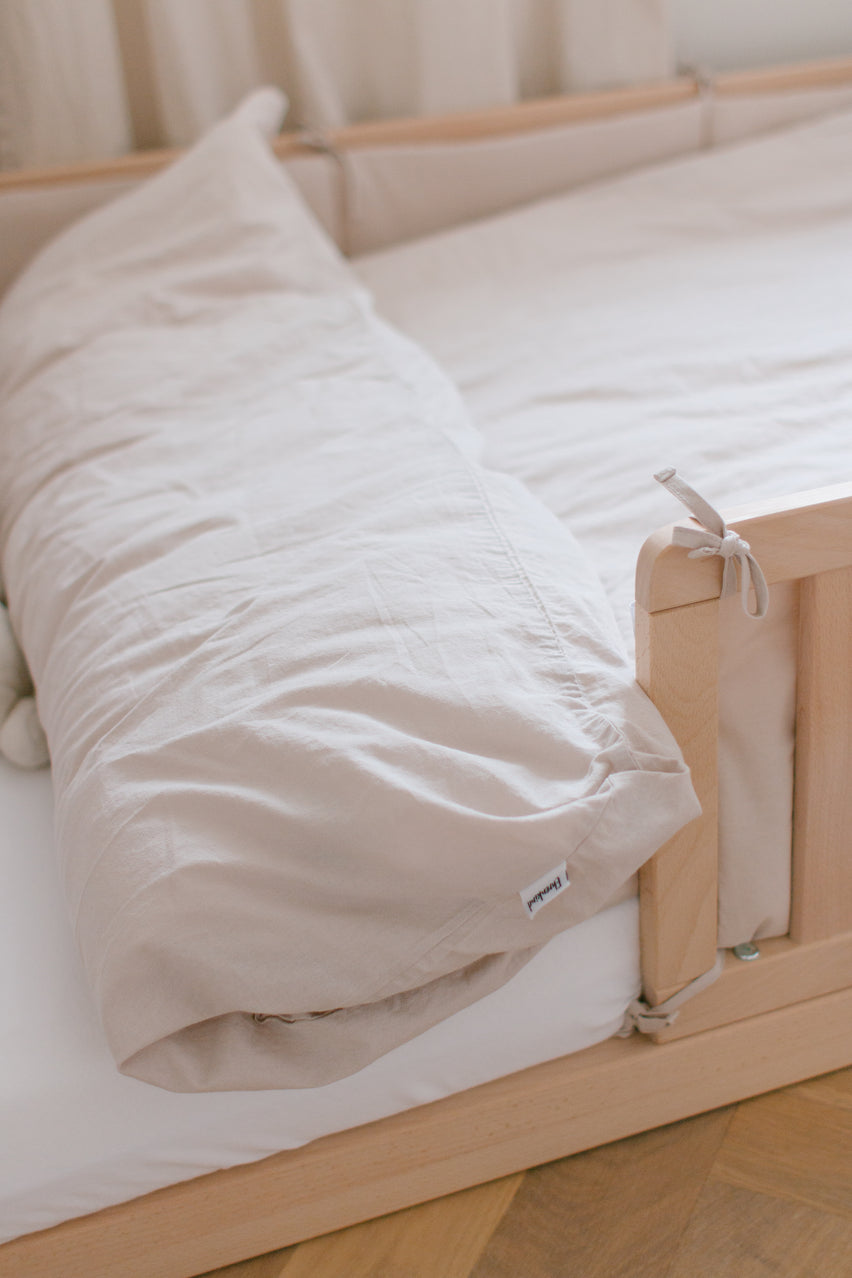 schlafsack am bett befestigen Bettumrandung