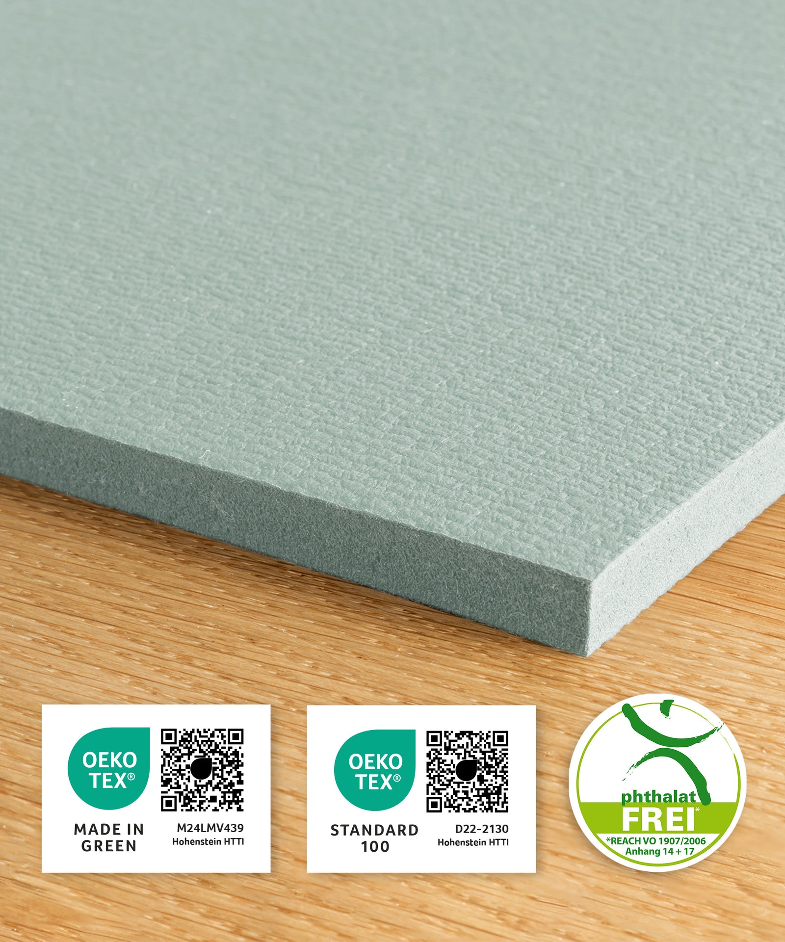 Nahaufnahme Krabbelmatte PRO in Salbei, Matte ist Oeko-Tex zertifiziert.