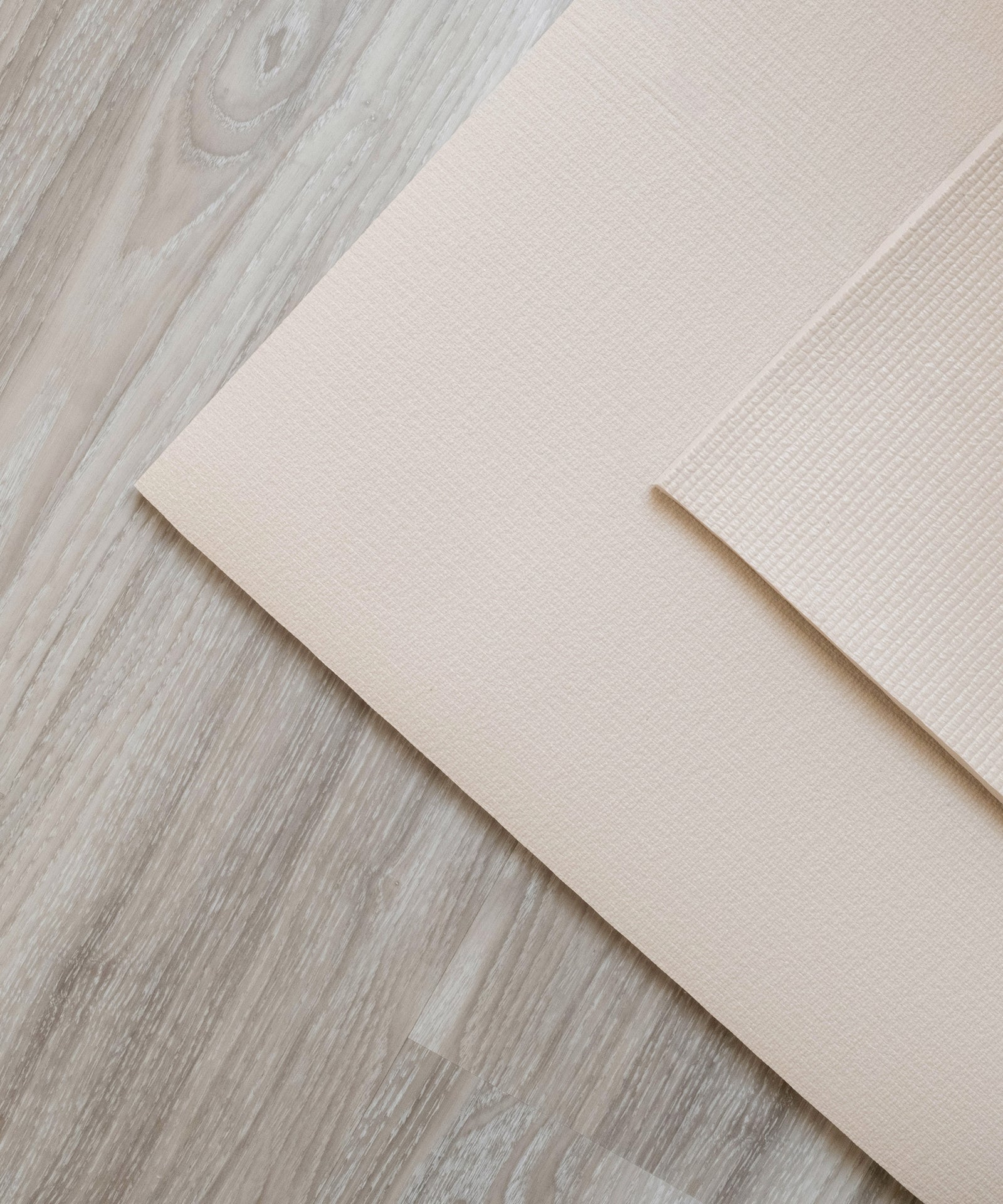 Matt und fein strukturierte Oberseite|Oberseitenstruktur Krabbelmatte PRO Beige.