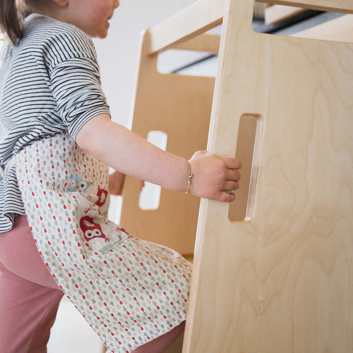  Foto zu Montessori Lernturm für selbständige Kinder • Ehrenkind 