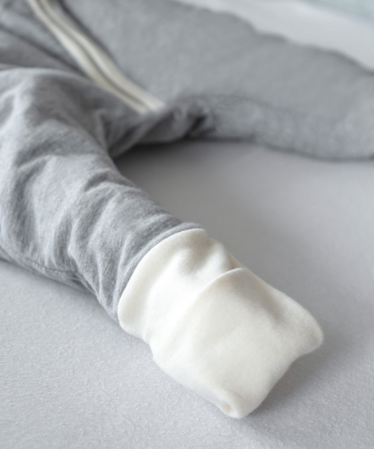 Baby-Schlafsack mit Beinen und Wollfüllung (B-Ware).