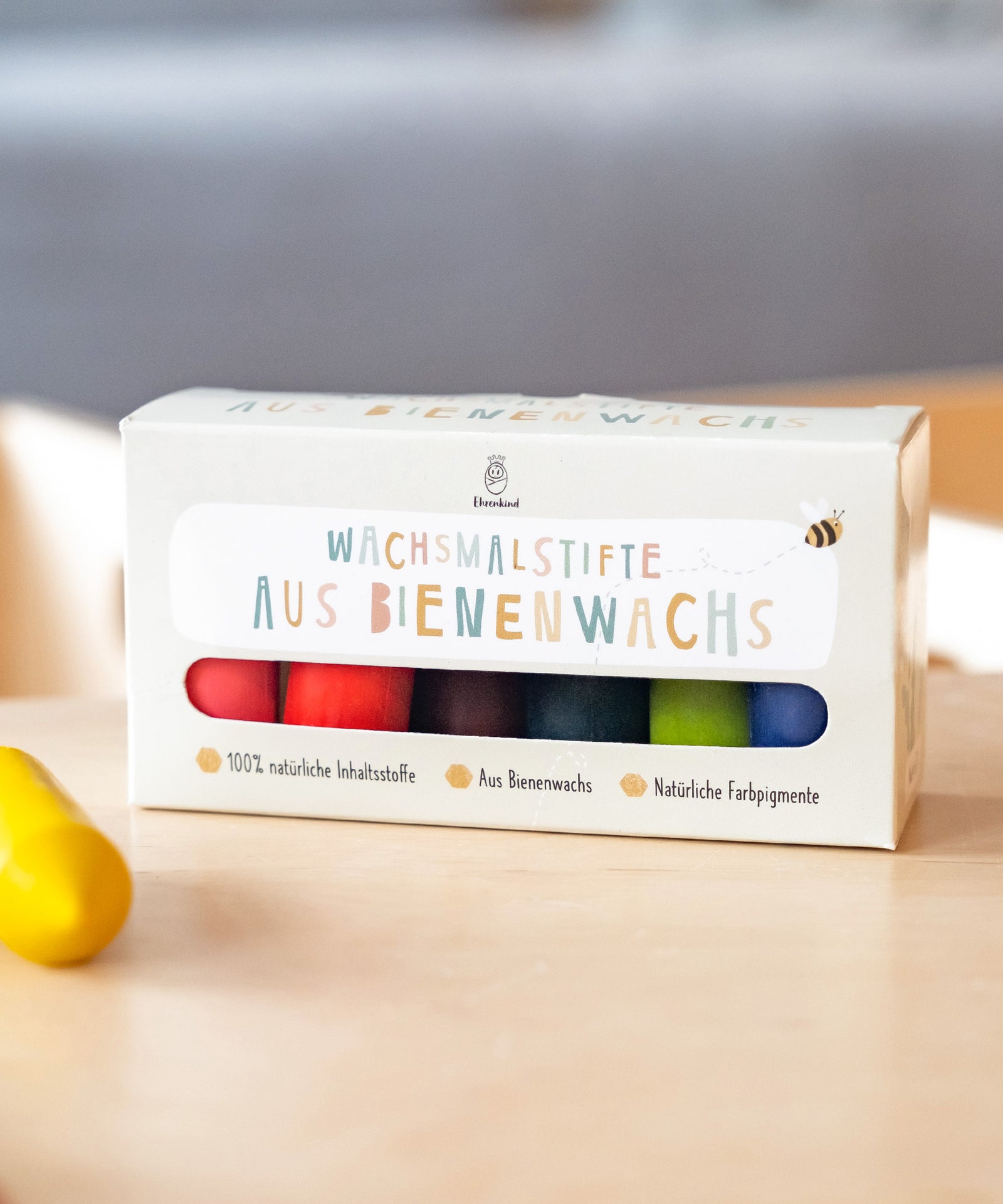 Wachsmalstifte aus Bienenwachs in Produktverpackung.