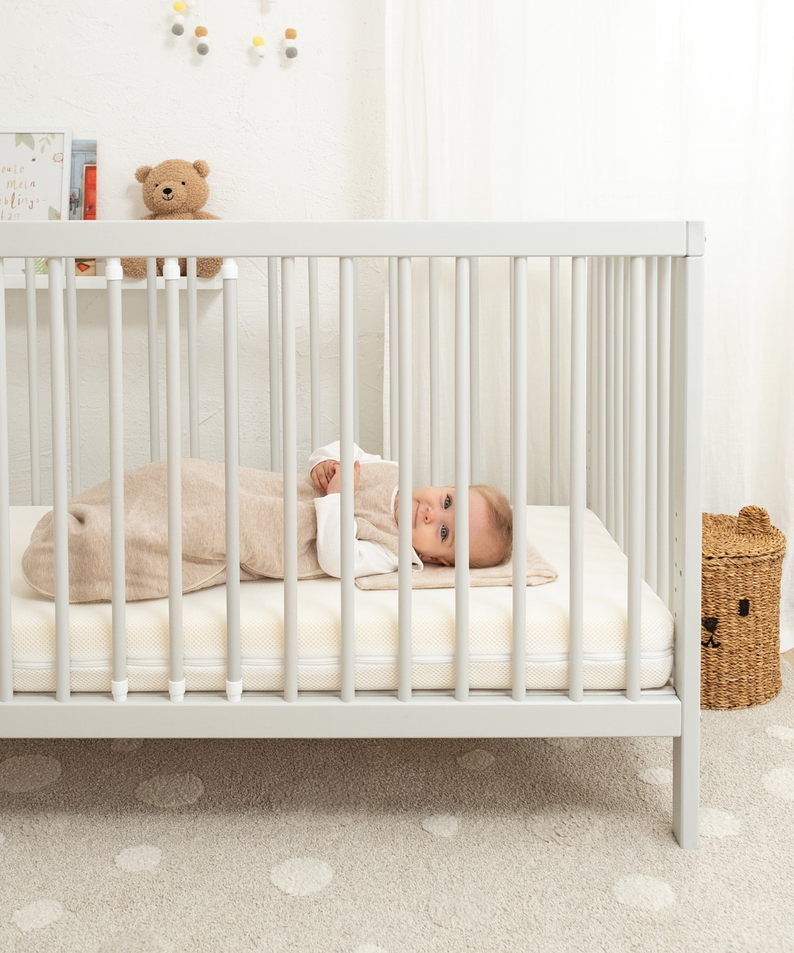 Pflegeleicht im Alltag*Der Bezug ist abnehmbar und waschbar - ideal für den täglichen Einsatz im Kinderzimmer.|Waschbarer Bezug der Babymatratze für einfache Pflege im Alltag