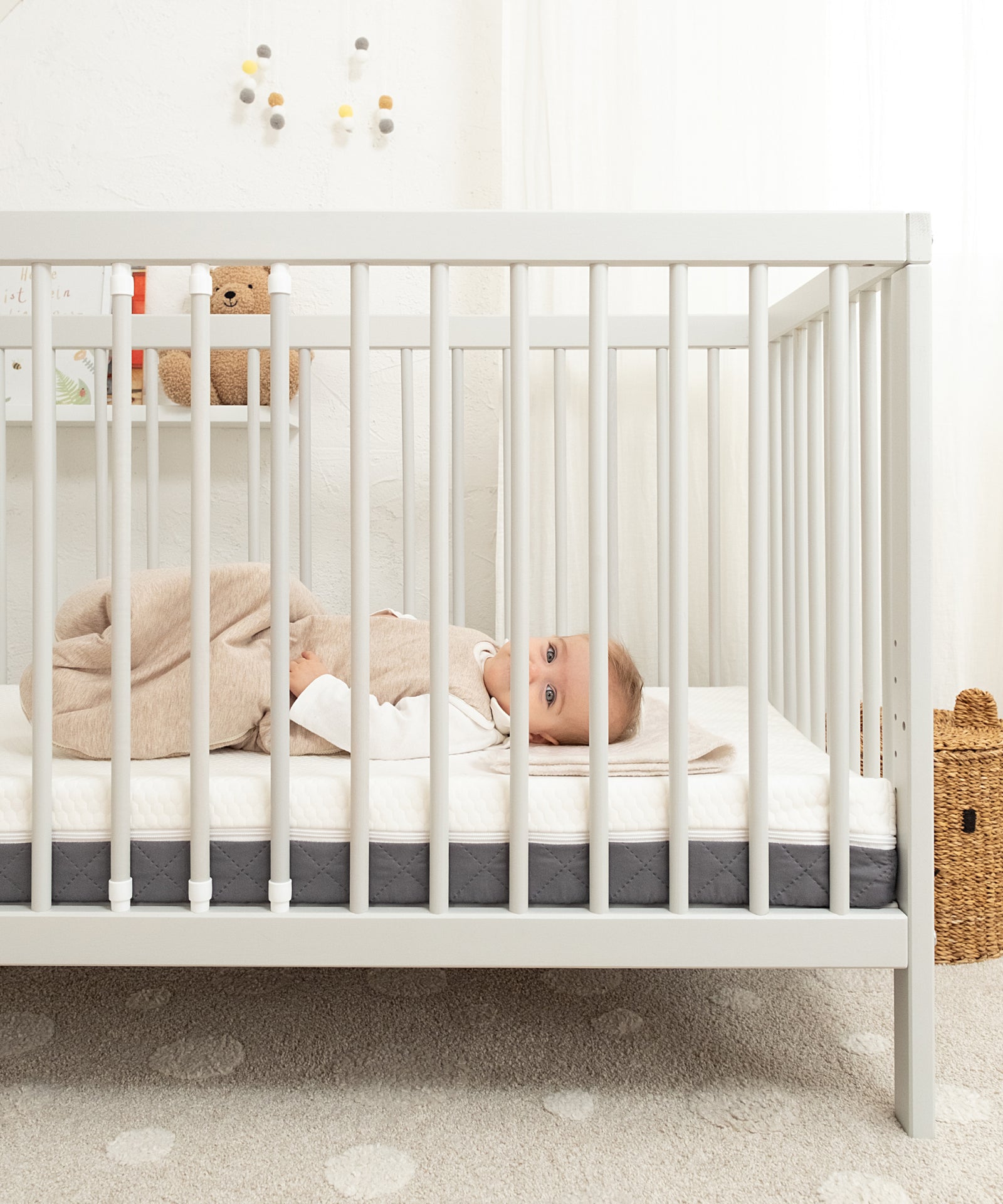 Durchdacht für mehr Komfort*3D Mesh-Zone und Membran unterstützen Luftzirkulation und schützen den Kern vor Feuchtigkeit.|3D Mesh-Zone und Membran der Kindermatratze Royal unterstützen die Luftzirkulation.