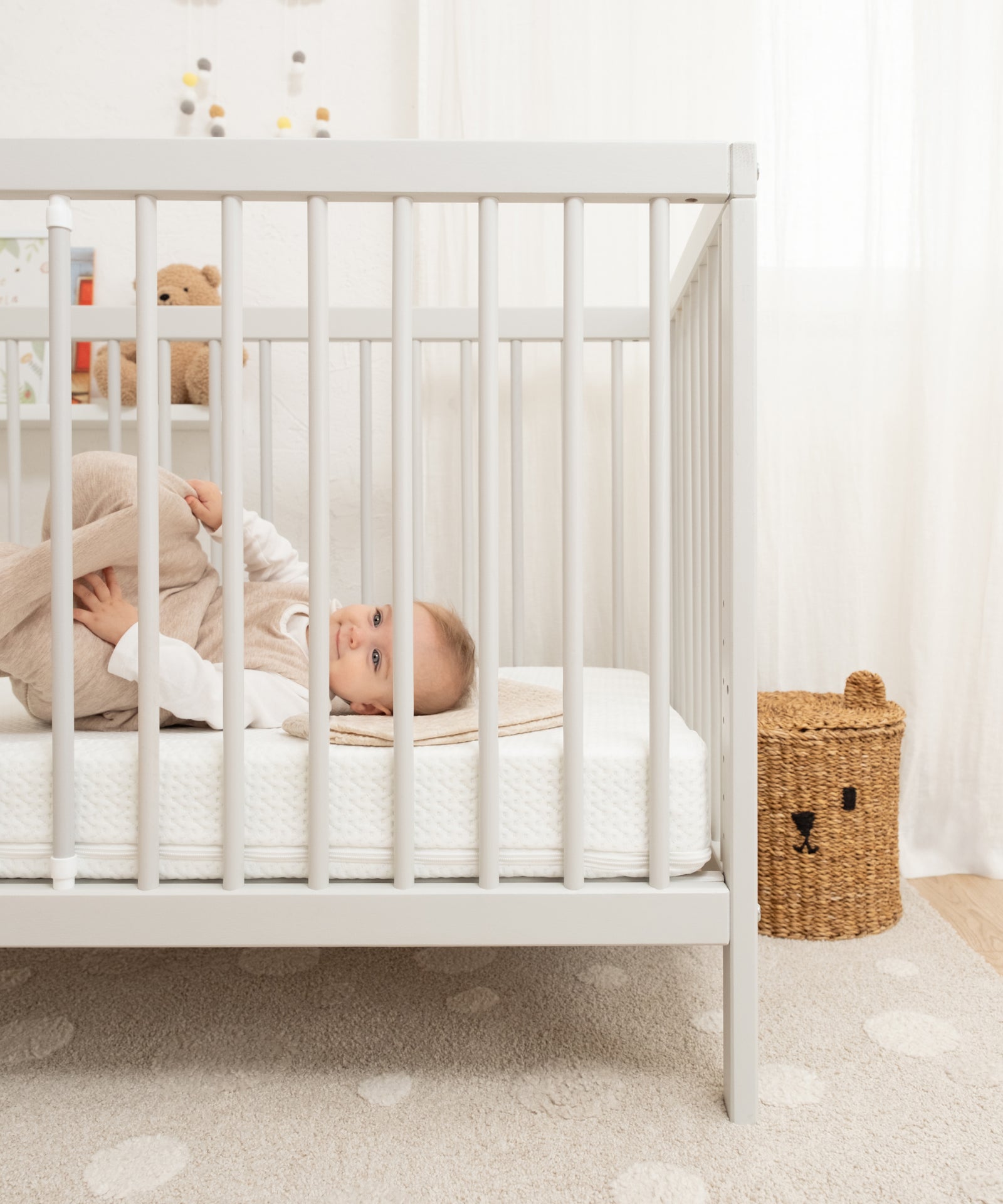 Baby liegt auf der Royal ProBabymatratze