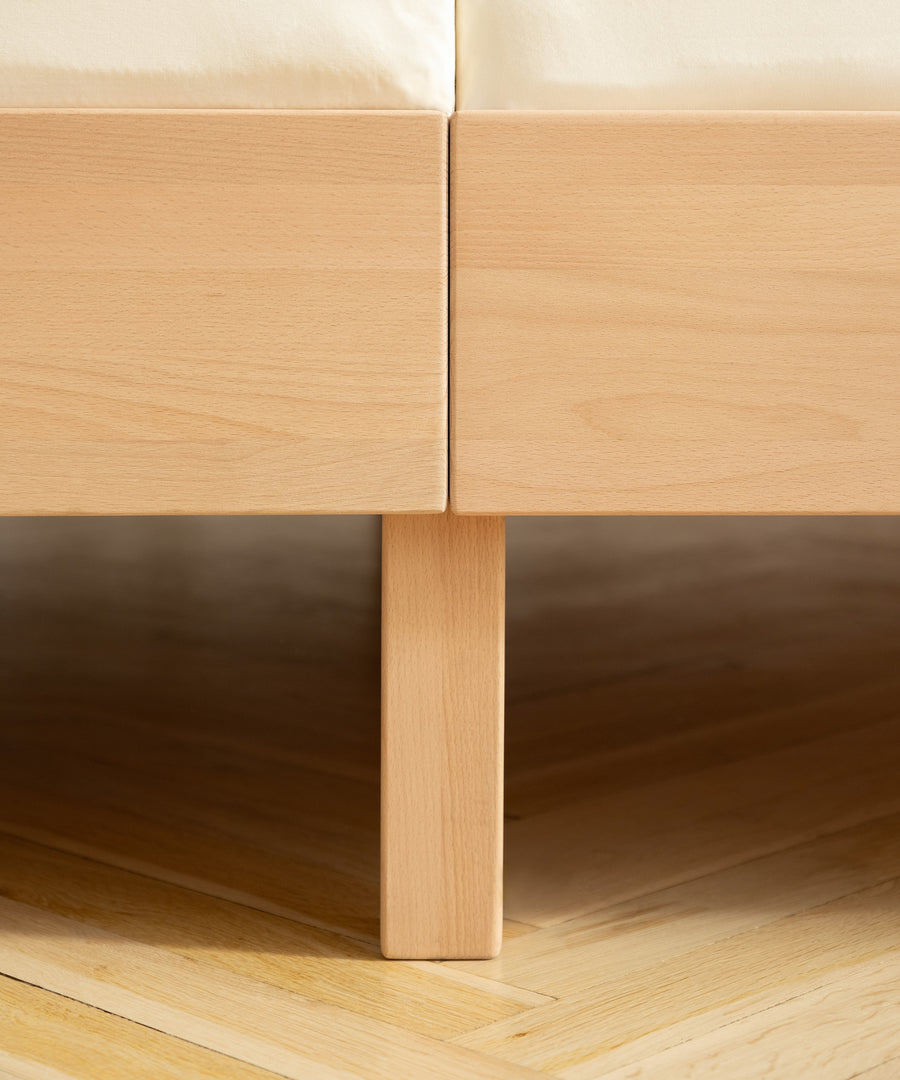Nachhaltig & FSC®-zertifiziert*Das naturbelassene Buchenholz bringt Wärme ins Schlafzimmer. Es besticht durch seine natürliche Oberfläche und angenehme Haptik.|Bett Plano Buche ist FSC-zertifiziert.