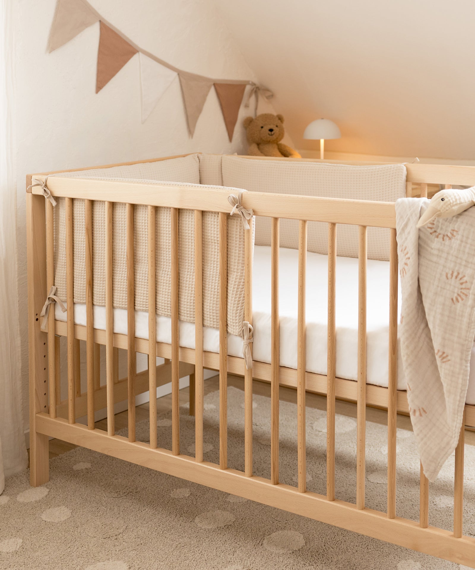 Individuell einsetzbar*Die Bettumrandung ist die ideale Ergänzung für unsere Babybetten in den Größen 140×70 cm und 120×60 cm. |Bettumrandung passend für Babybetten in 120x60 cm und 140x70 cm