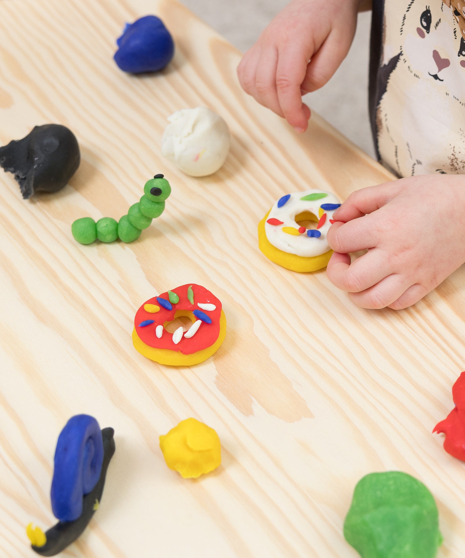 Extra langlebig*Die Modelliermasse trocknet nicht aus und kann immer wieder verwendet werden.|Wiederverwendbare Bienenwachs-Knete, die nicht austrocknet