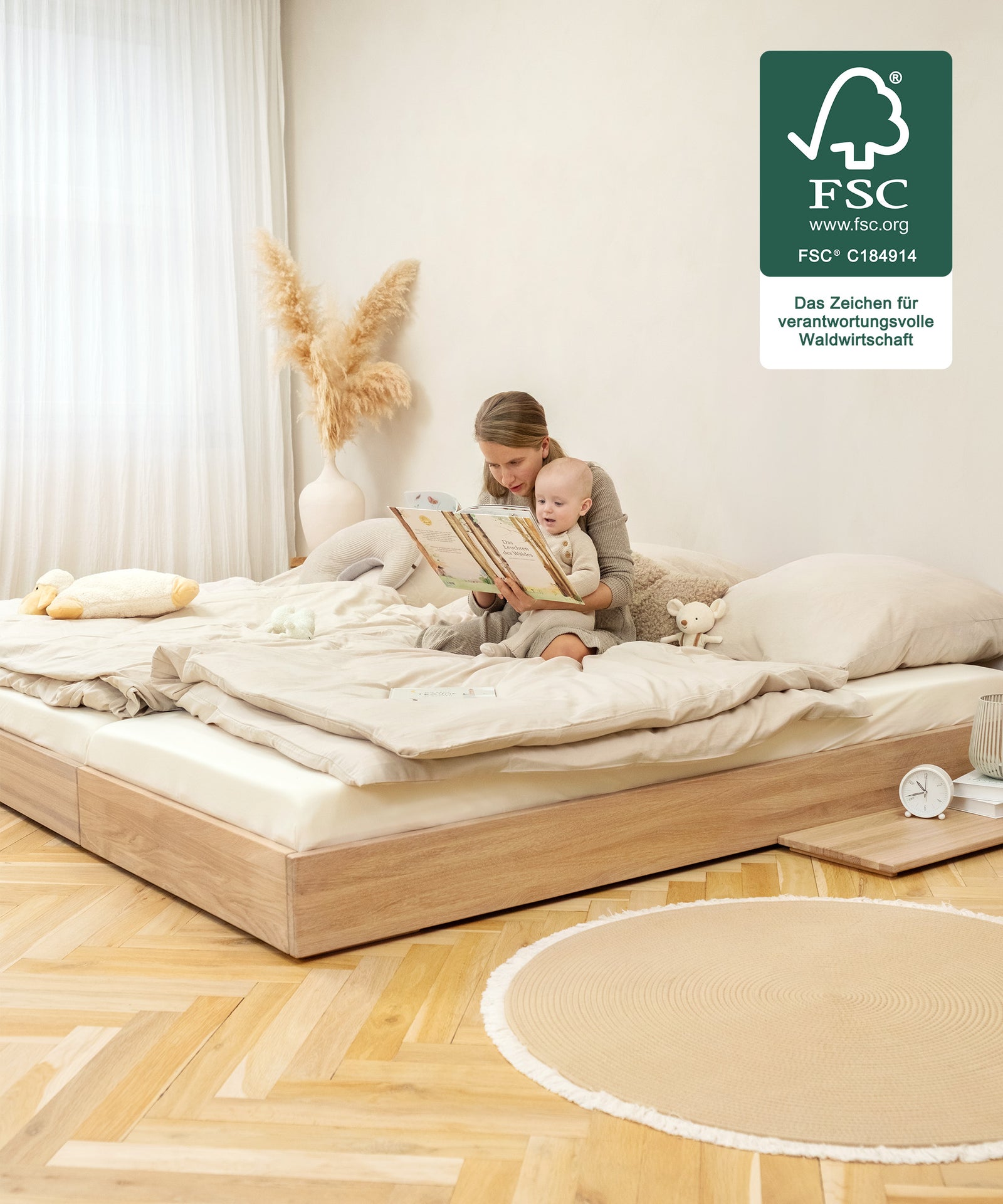 Standard oder tief? Wie du willst!*Das durchdachte Design macht's möglich: Du kannst das Familienbett ganz nach Belieben bodentief oder in Standardhöhe aufbauen.|Familienbett Bodentief aufgebaut.