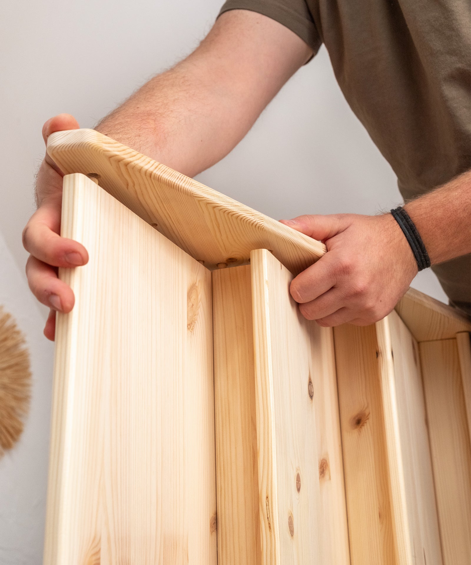 Einfach im Aufbau*Das praktische Bücherregal lässt sich ganz einfach und umkompliziert zusammenbauen.|4-teiliges Stufenregal für schnellen Aufbau.