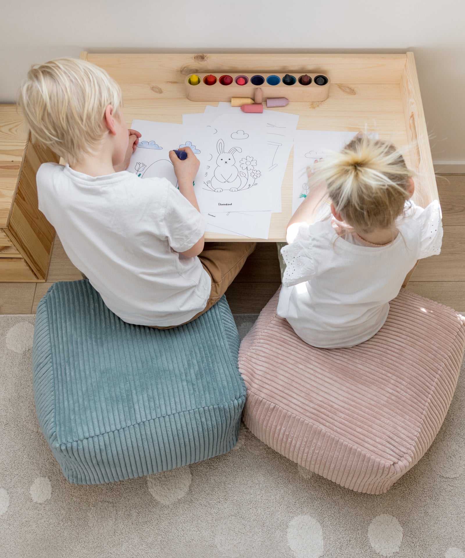 Bequem & weich*Ob zum Lesen, Spielen oder Ausruhen - der Sitzsack aus weichem Cordstoff ist ein gemütlicher Begleiter im Alltag.|Weicher Cord Pouf zum Lesen, Spielen und Entspannen im Kinderzimmer