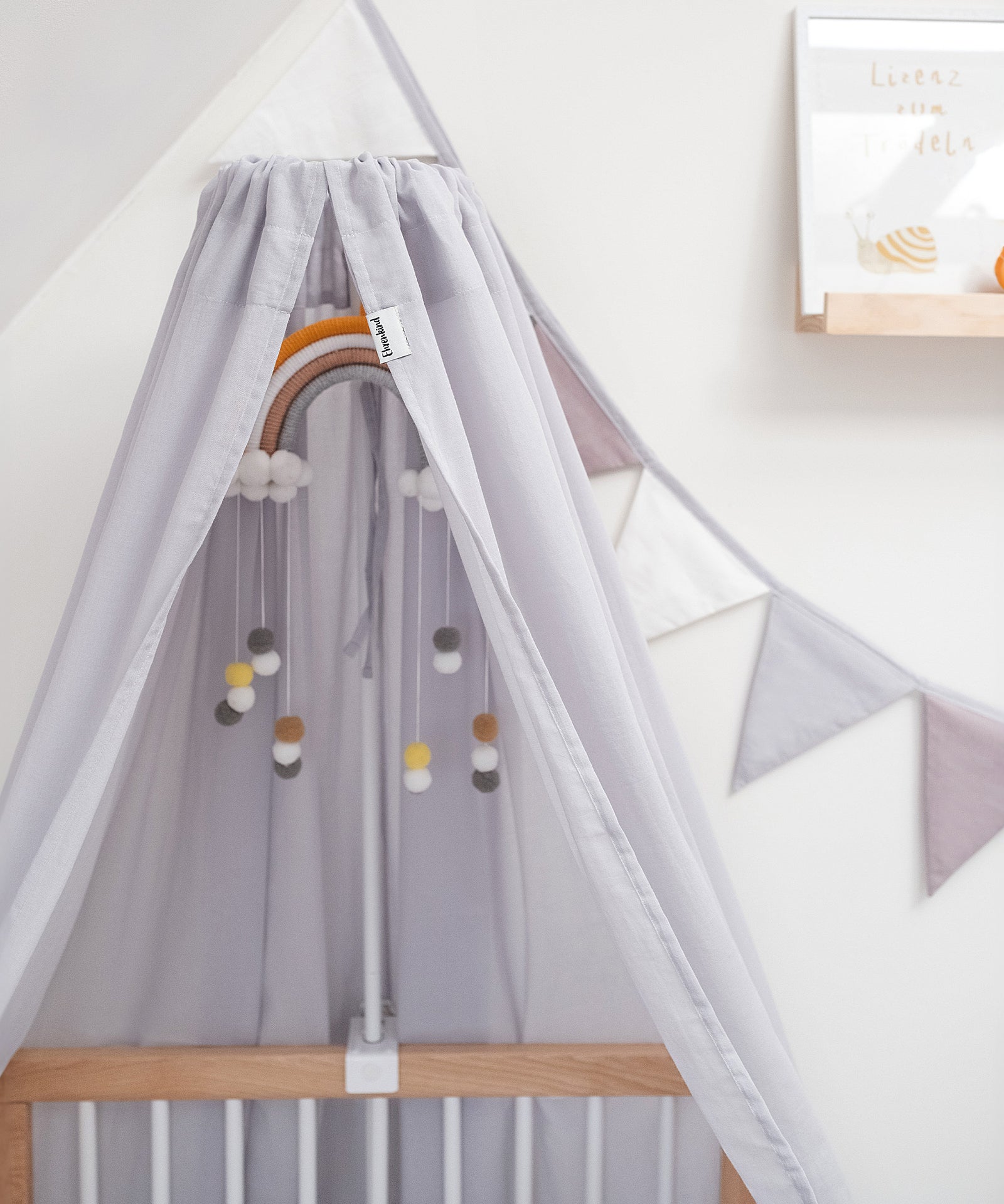 Einfache Befestigung*Mit praktischen Schlaufen zur Befestigung kann der Baldachin ohne großen Aufwand an der jeweiligen Halterung angebracht werden.|Deko-Set Baldachin ist leicht an Halterung zu befestigen.