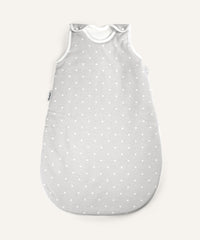 Ehrenkind Baby-Sommerschlafsack in grau mit weißen Punkten.