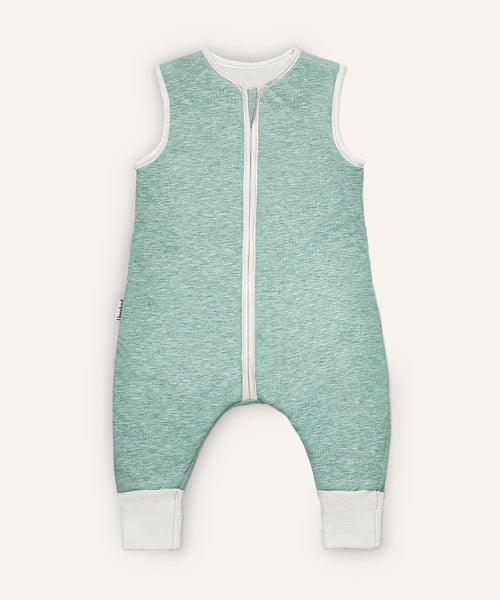 Babyschlafsack mit Beinen und Wollfüllung hellgrün.