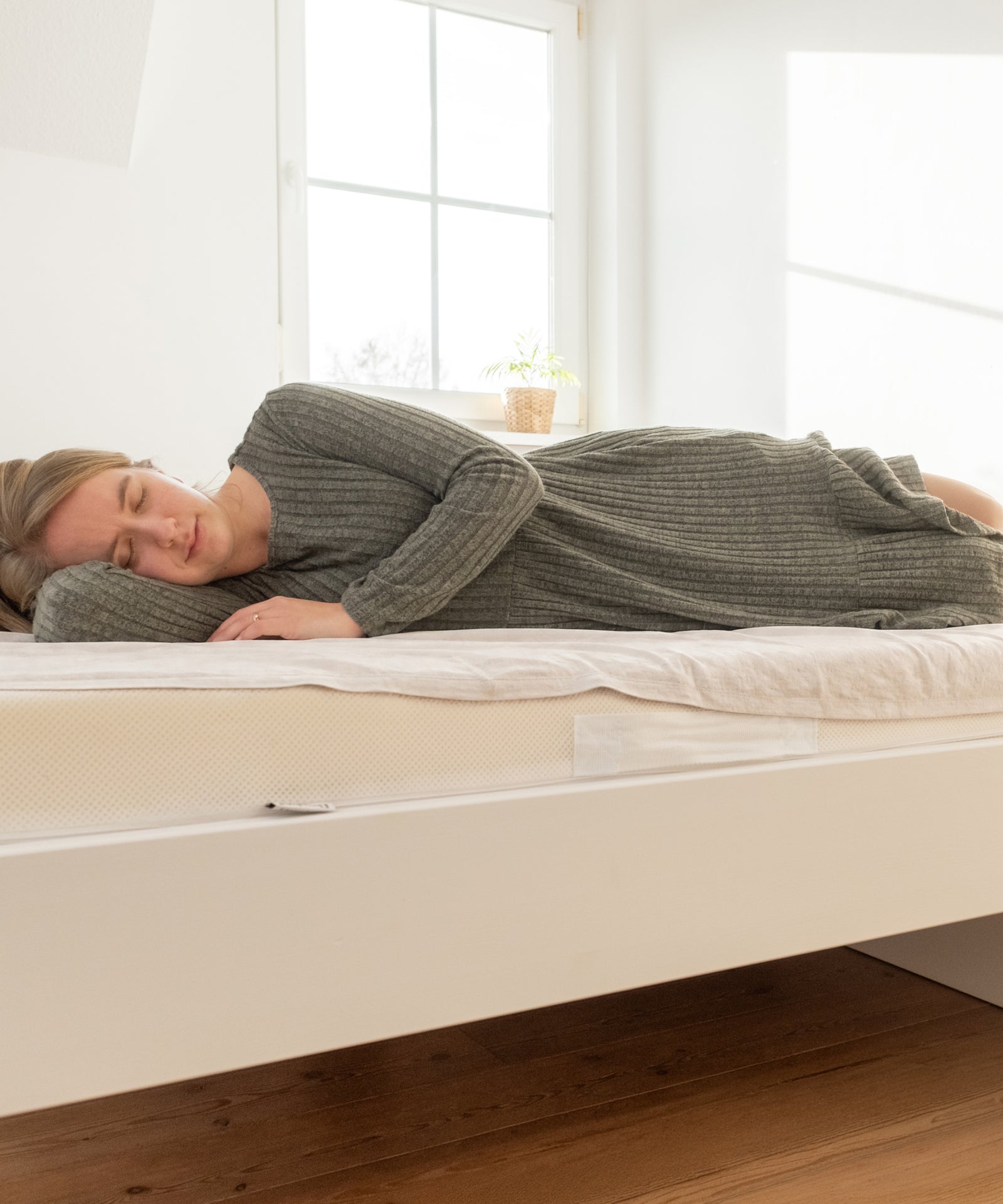 Erholsamer Schlaf garantiert* Durch die 7 Komfortzonen, die für eine ergonomische Druckverteilung sorgen, wird die Wirbelsäule entlastet.| Familienmatratze mit 7 Komfortzonen für ergonomische Druckverteilung und besseren Schlaf