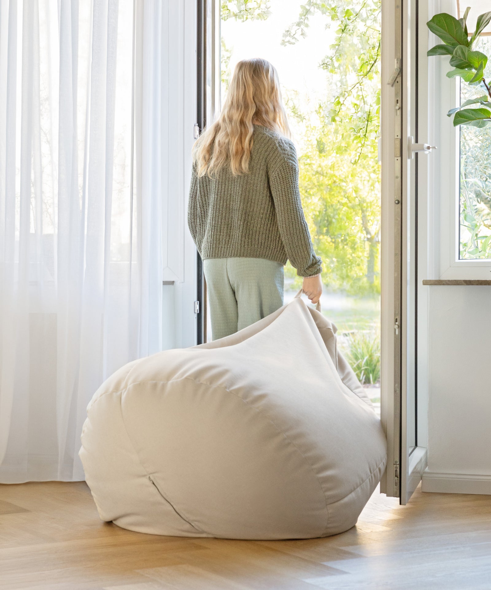 Flexibel transportierbar*Mit praktischem Tragegriff lässt sich der Sitzsack mühelos zwischen Terrasse und Wohnzimmer bewegen.|Kinder Sitzsack mit praktischem Tragegriff zum einfachen Transport.