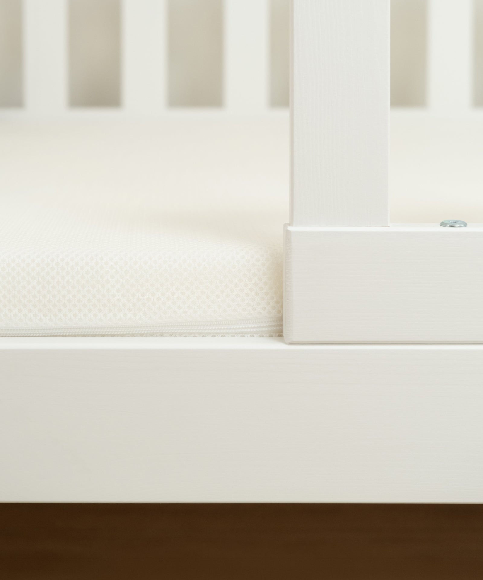 Pflegeleicht im Alltag*Der Bezug ist abnehmbar und waschbar - ideal für den täglichen Einsatz im Kinderzimmer.|Abnehmbarer und waschbarer Bezug der Kindermatratze im Alltag