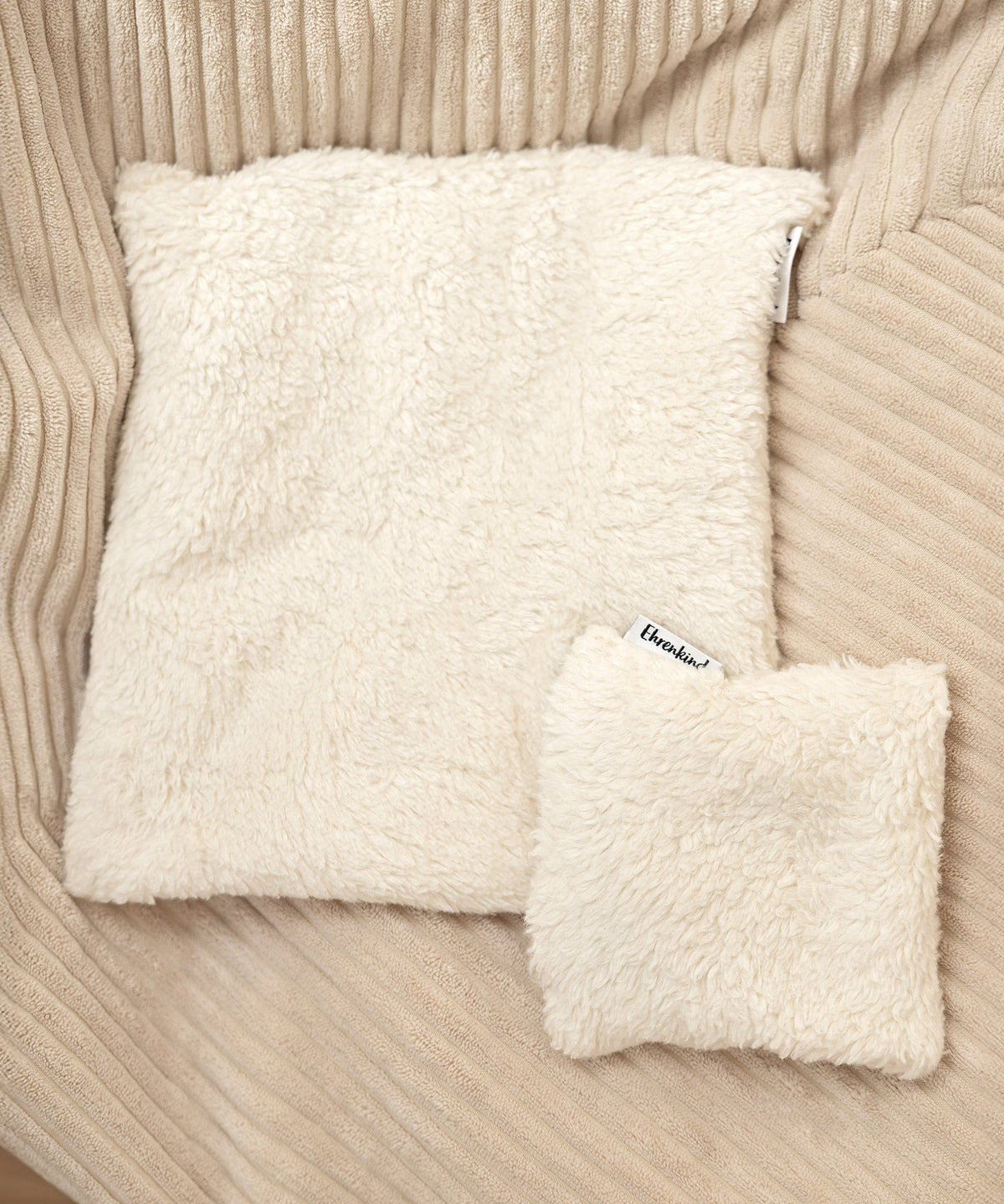 Gemacht für zarte Kinderhaut*Das Kissen aus 100 % Bio-Baumwolle mit waschbarem Teddy-Bezug ist anschmiegsam und besonders sanft zu empfindlicher Babyhaut.|Kissen aus 100 % Bio-Baumwolle mit weichem Teddystoff, besonders sanft zu empfindlicher Kinderhaut.