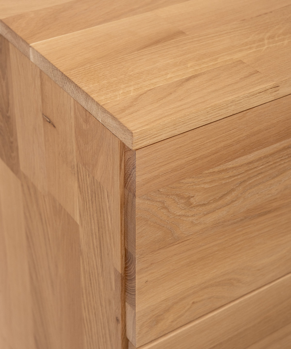 Fair produziert*Hochwertig verarbeitete FSC®-zertifizierte Eiche geölt in bester Qualität - ein Lieblingsmöbelstück in jedem Kinderzimmer.|Nachhaltige Kommode aus zertifiziertem Eichenholz.