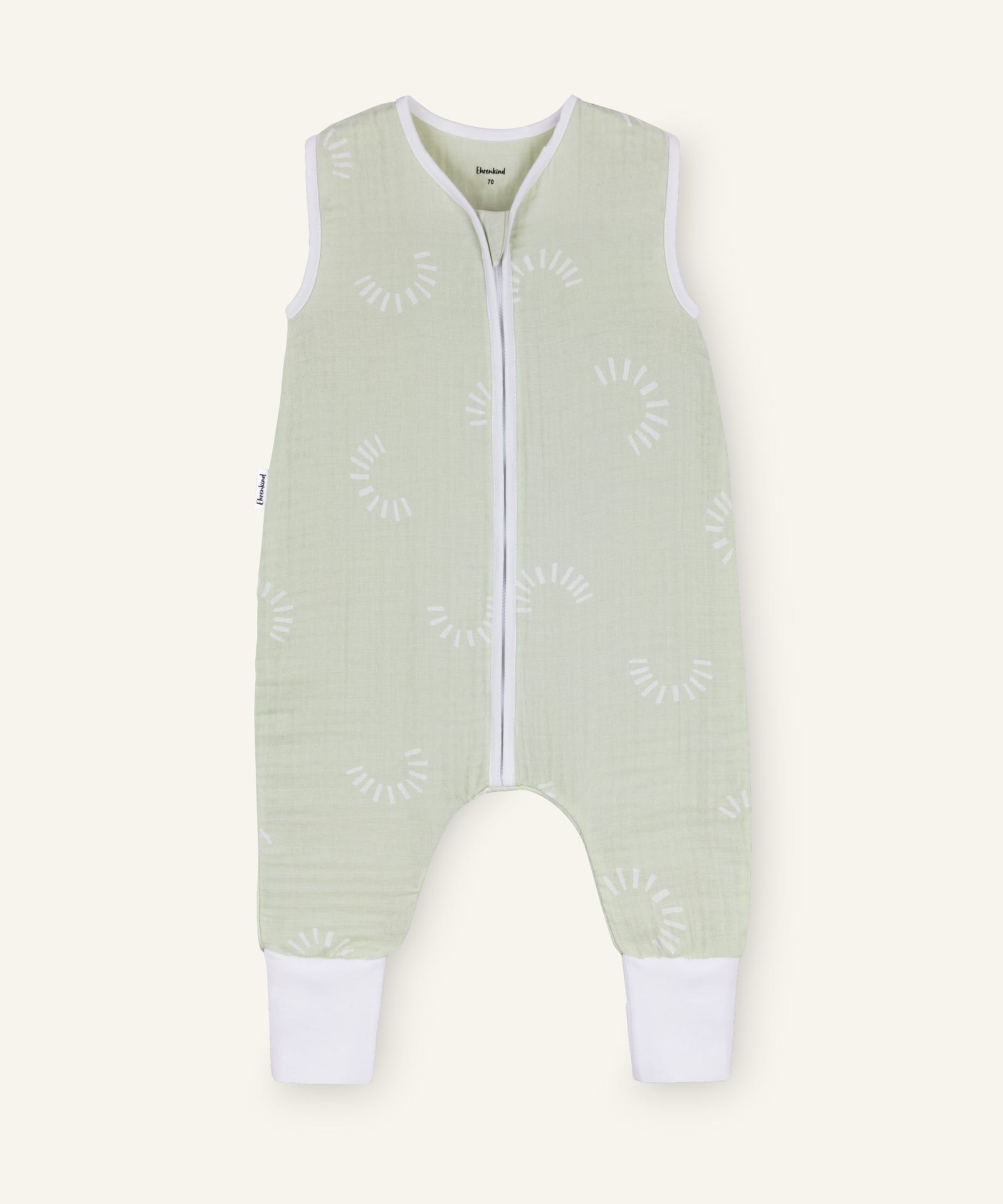 Musselin-Schlafsack mit Beinen 0.5 TOG in Salbei Gemustert.