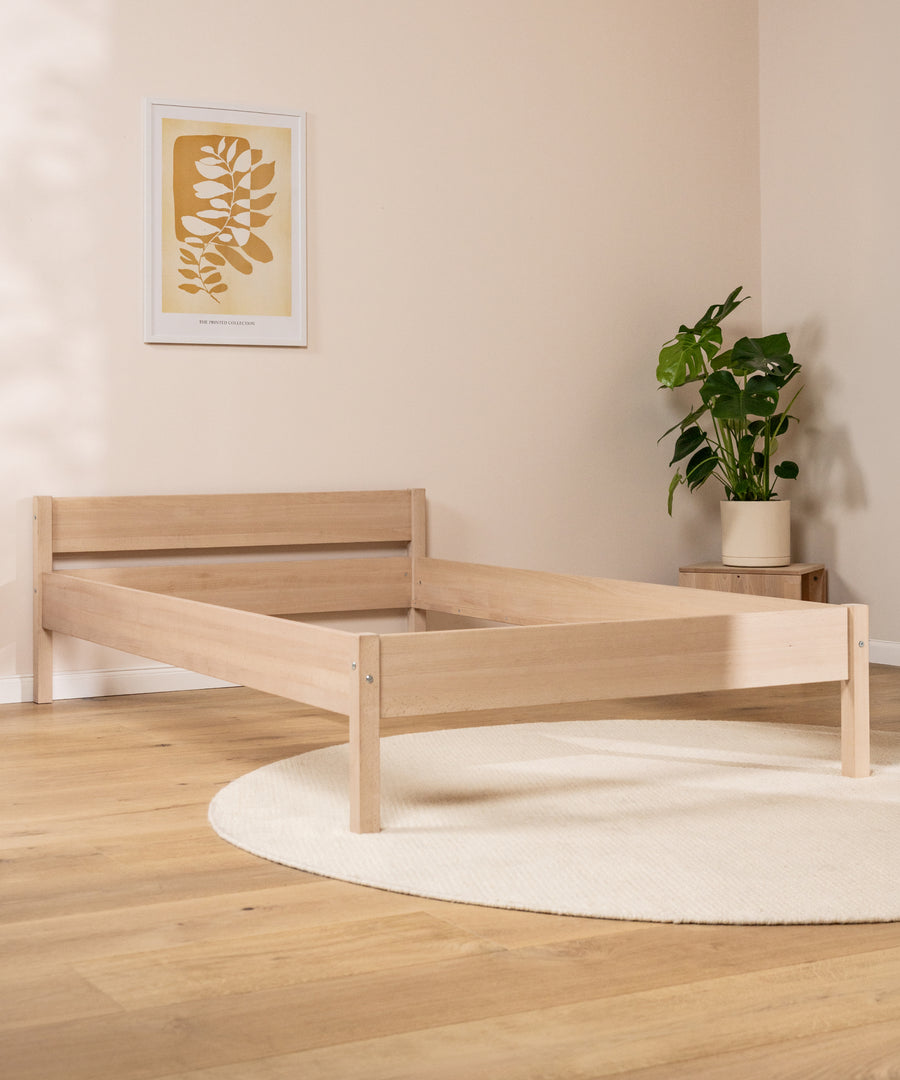Nova Jugendbett Standard Natur ohne Matratze und Rollrost.