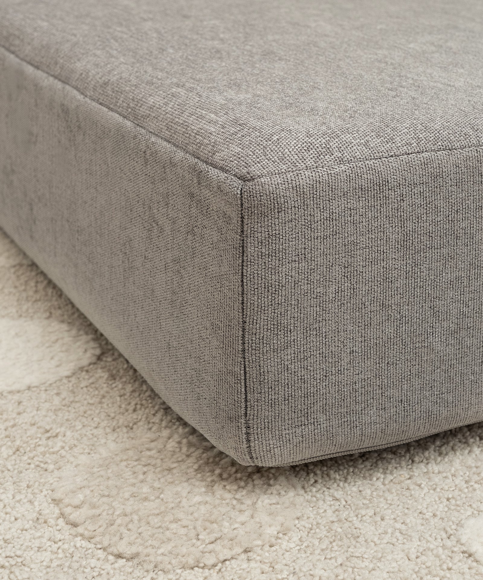 Detailaufnahme Hüpfpolster Web Hellgrau.