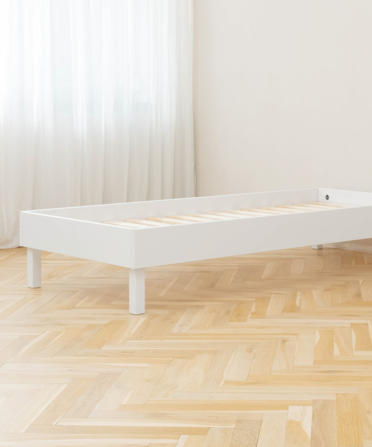 Rollrost Espe in Einzelbett Plano Kiefer Weiß.