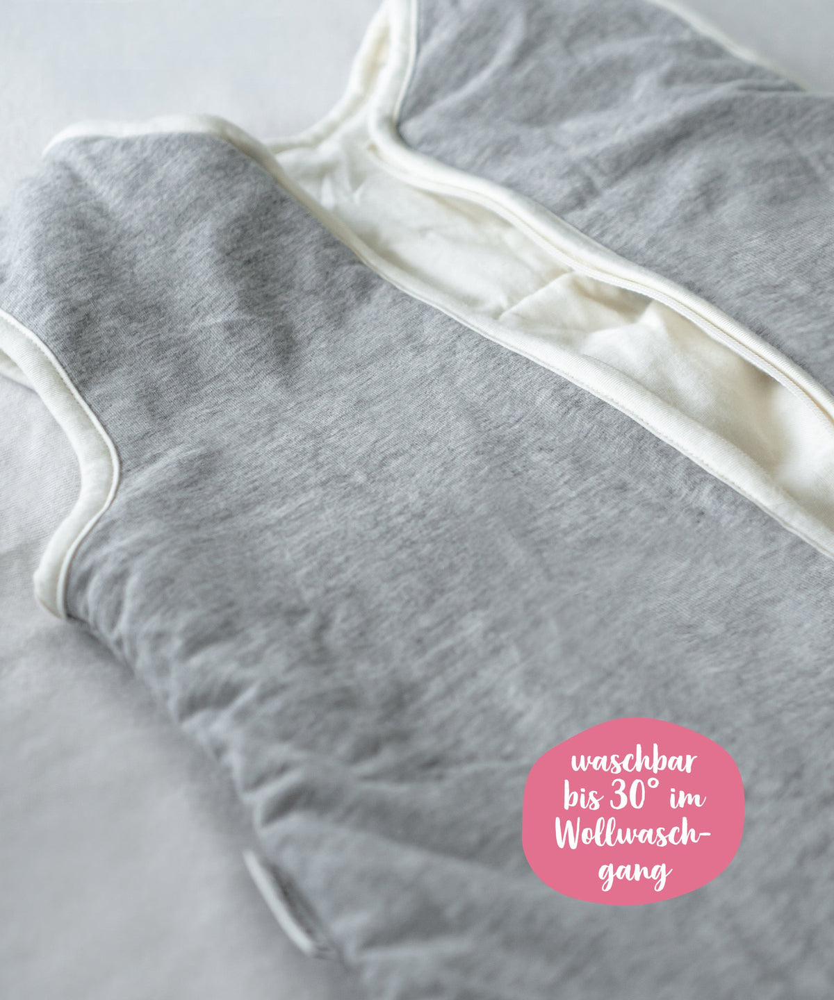 Schlafsack mit Beinen aus Bio-Baumwolle und 100% lavalan® Schurwolle, waschbar bei 30 °C