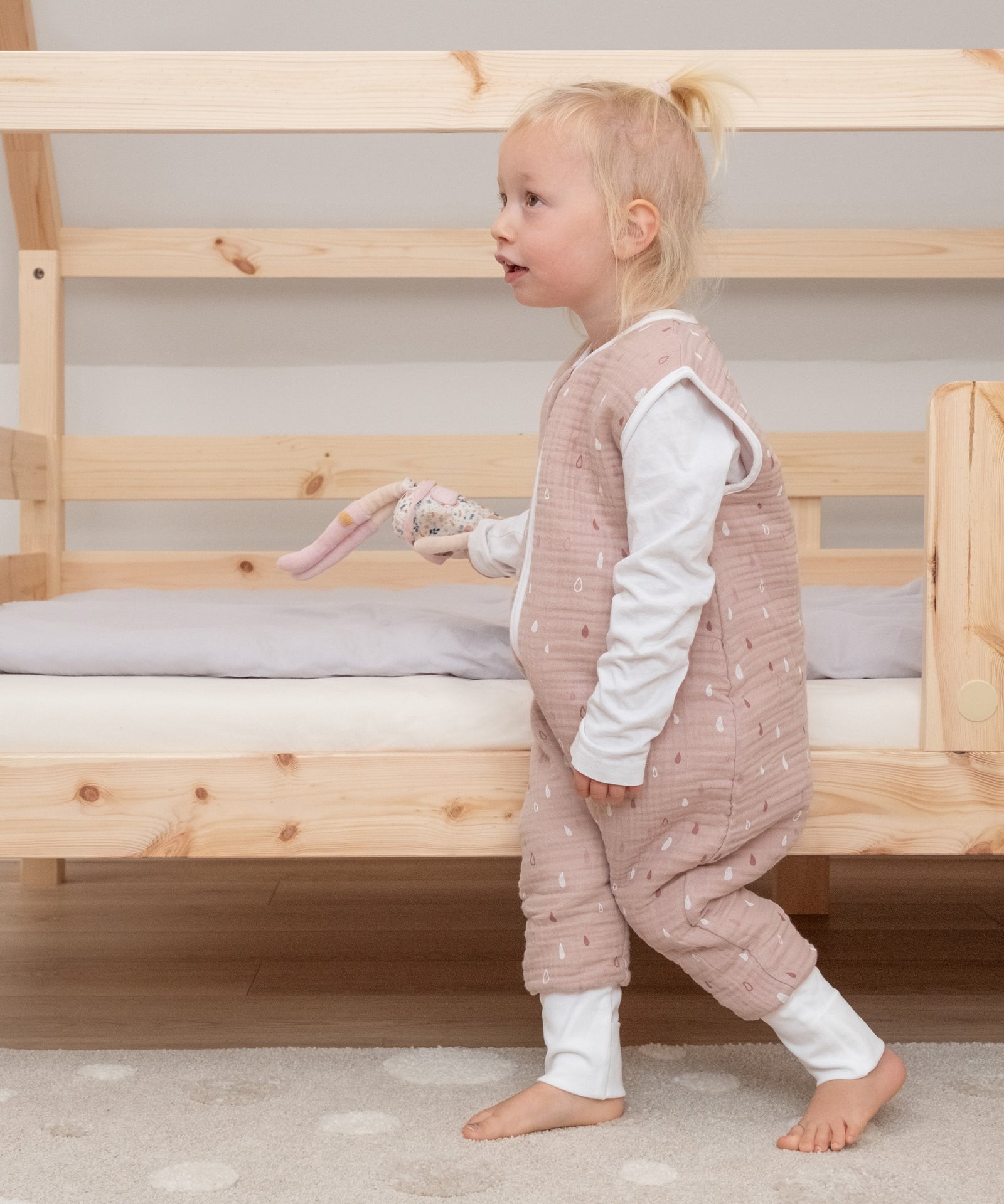 Schlafsack Musselin Beine für Bewegungsfreiheit Tag und Nacht.