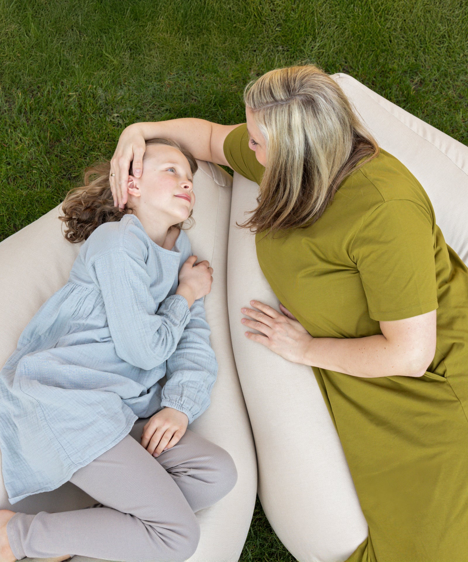 Outdoor-Sitzsack XXL als komfortabler Platz zum Entspannen.