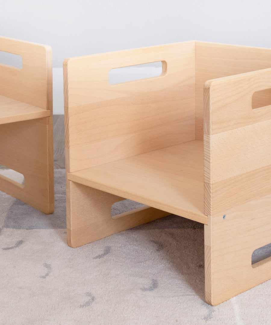 Stabiler Kinderhocker und Kinderbank aus massivem Holz.