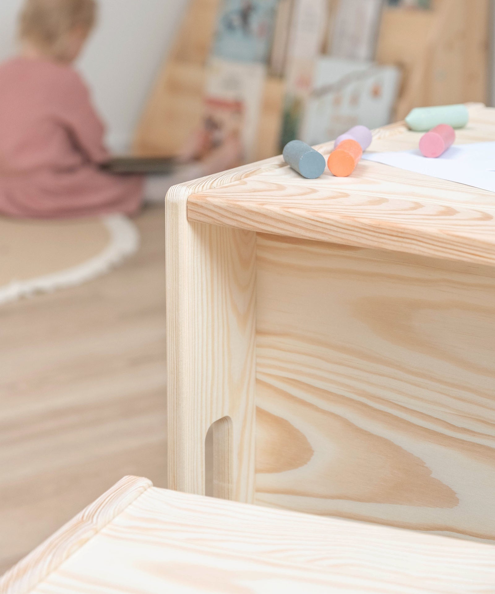 Nahaufnahme von dem Kiefernholz.