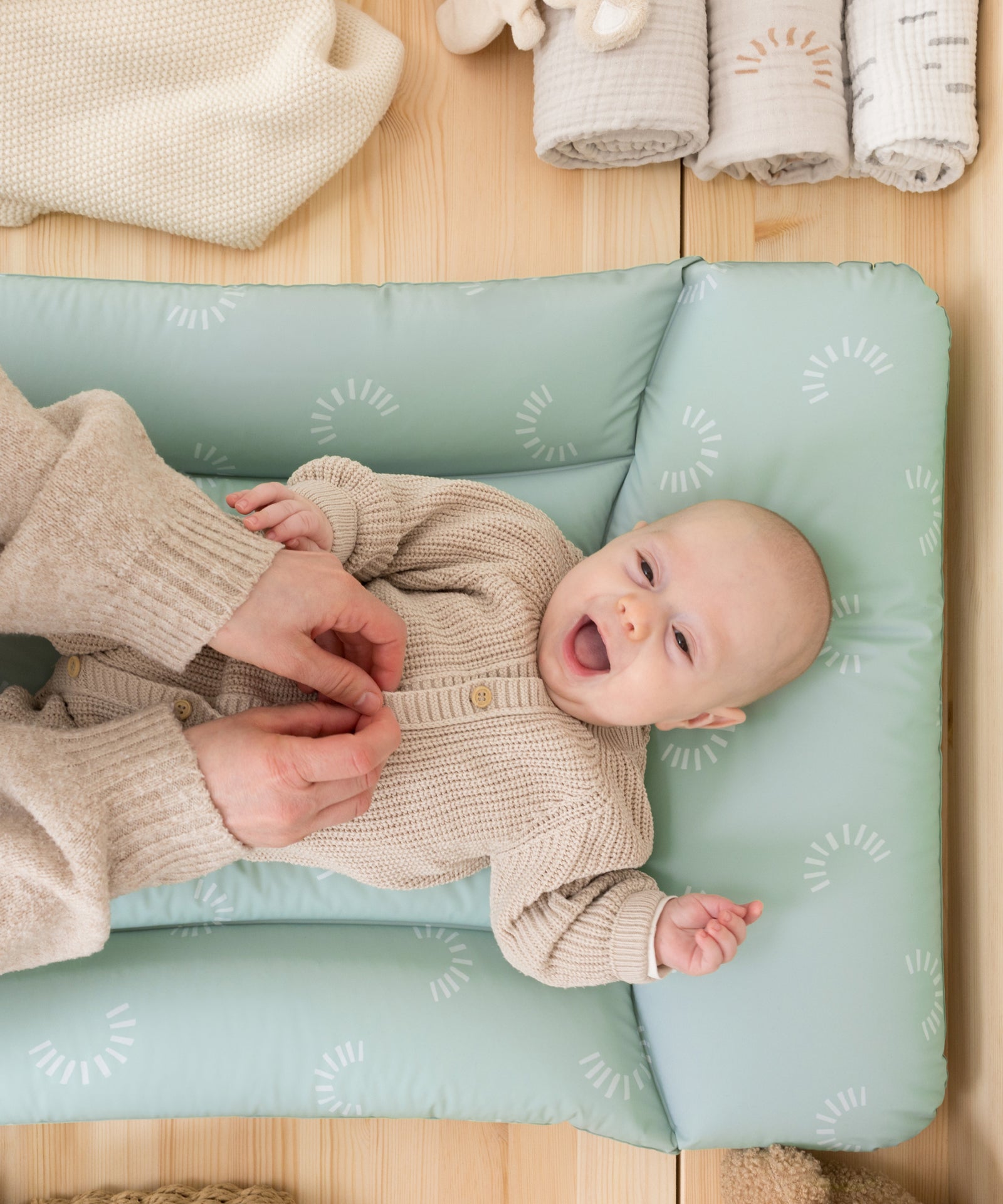 Gepolsterte Wickelauflage für angenehmes Liegen beim Wickeln
