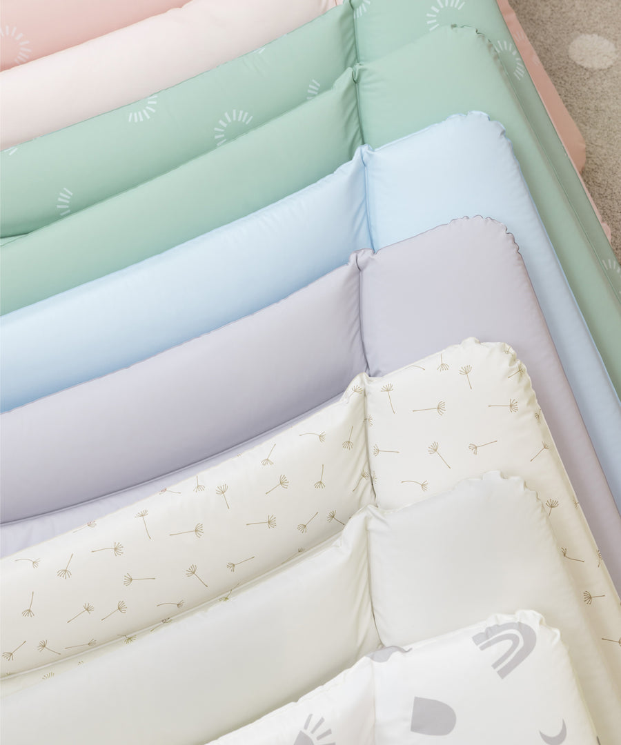 Zeitloses Design*Die Wickelauflage ist in verschiedenen uni- und gemusterten Designs erhältlich – passend zu jedem Einrichtungsstil und Geschmack.| Wickelauflage in mehreren Farbvarianten passend für das Babyzimmer