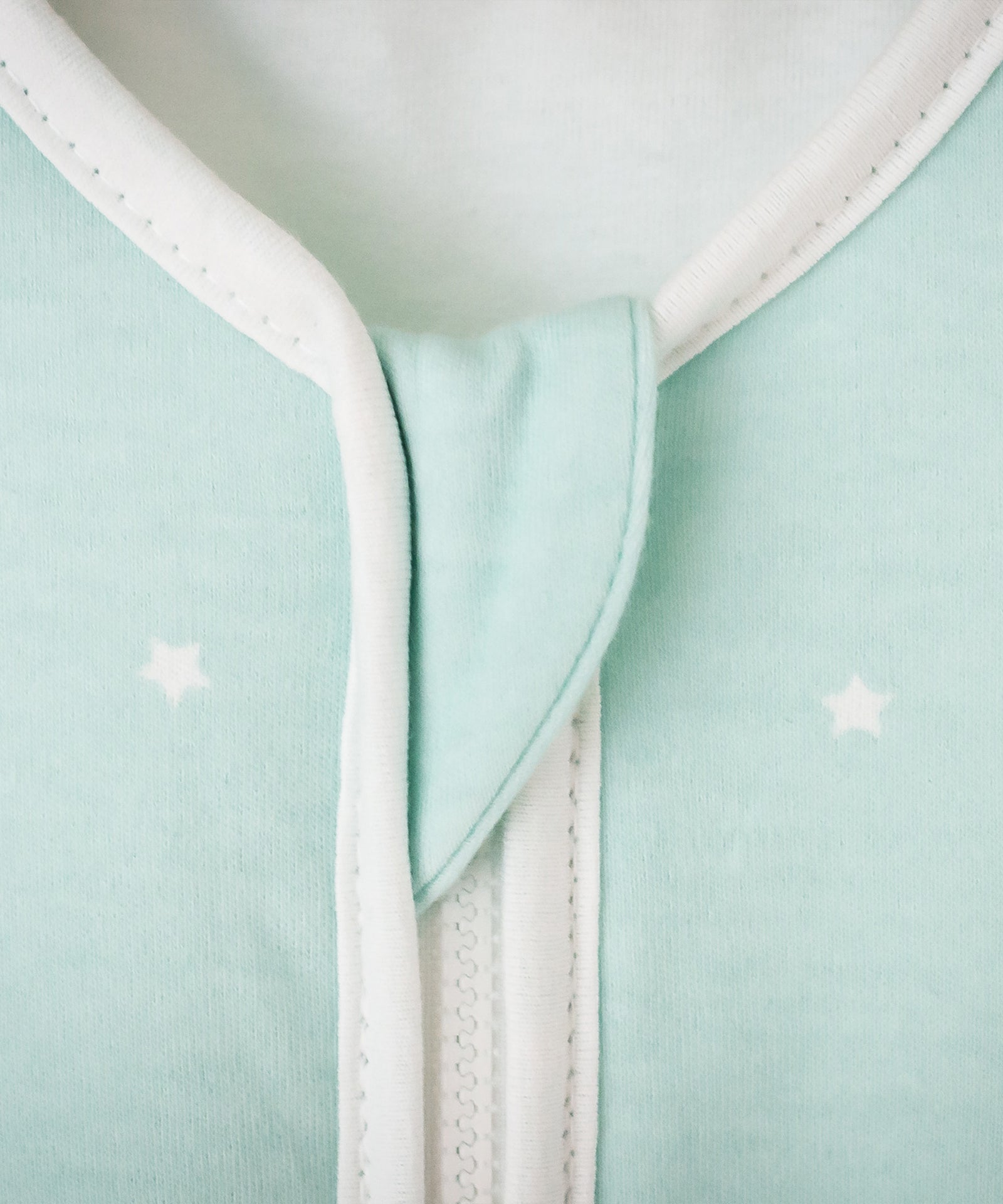 Schlafsack mit Beinen Mint weiße Sterne.